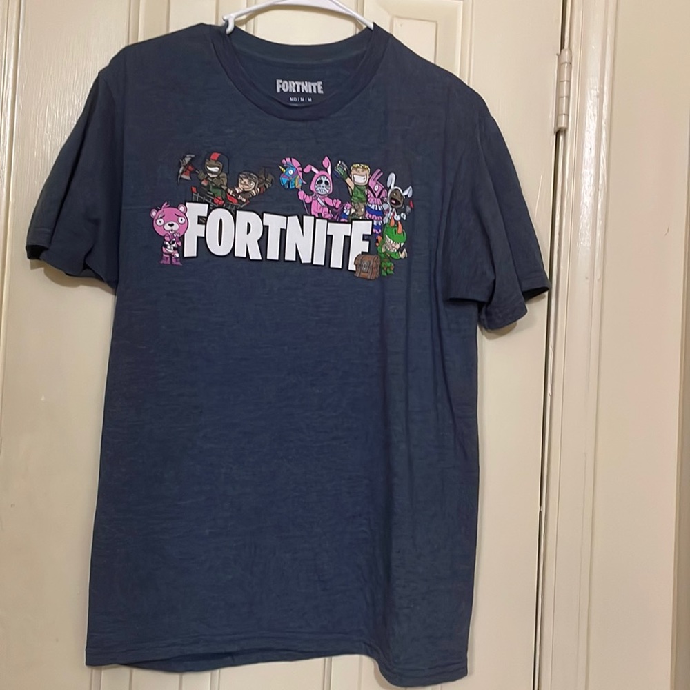 Fortnite AUTHENTIC tee. Size medium. Womens mens unisex. 😎😎